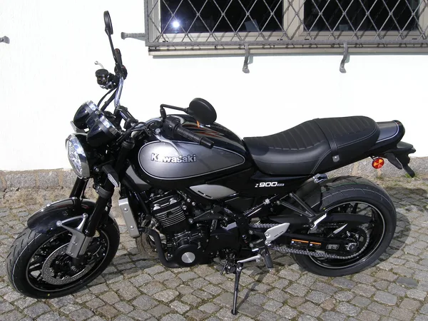 Kawasaki Z900 RS 4 Jahre Werksgarantie