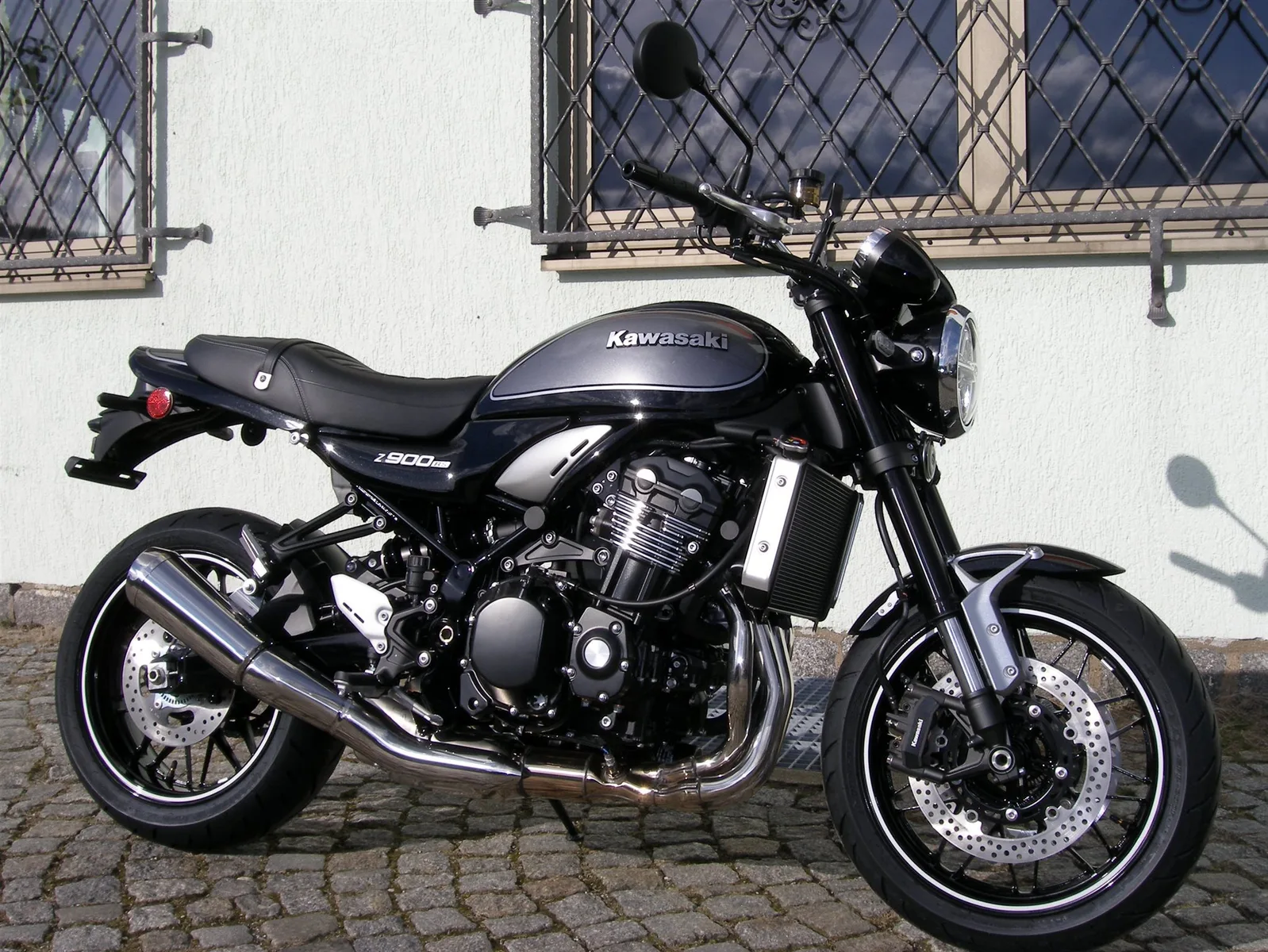 Kawasaki Z900 RS 4 Jahre Werksgarantie