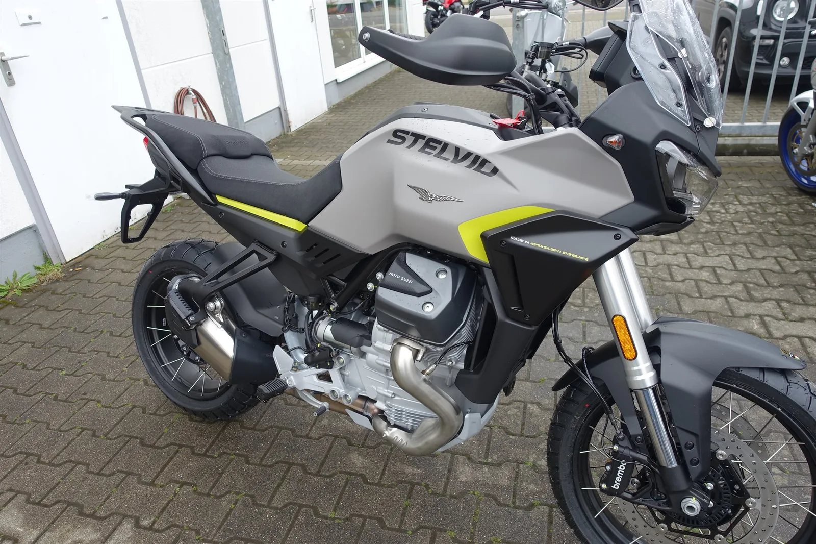 Moto Guzzi Stelvio Euro 5+ gelb savana