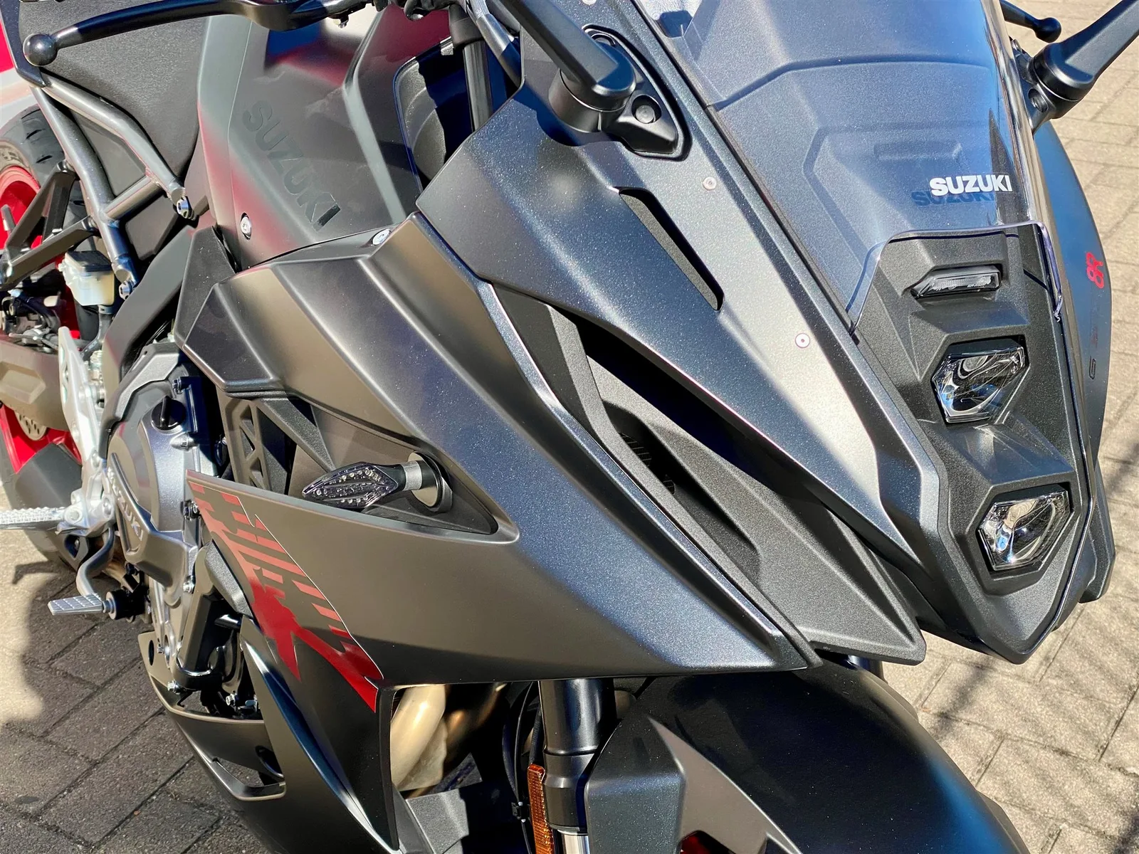 Suzuki GSX-8R Neu, inkl. 400€ Tankgutschein!