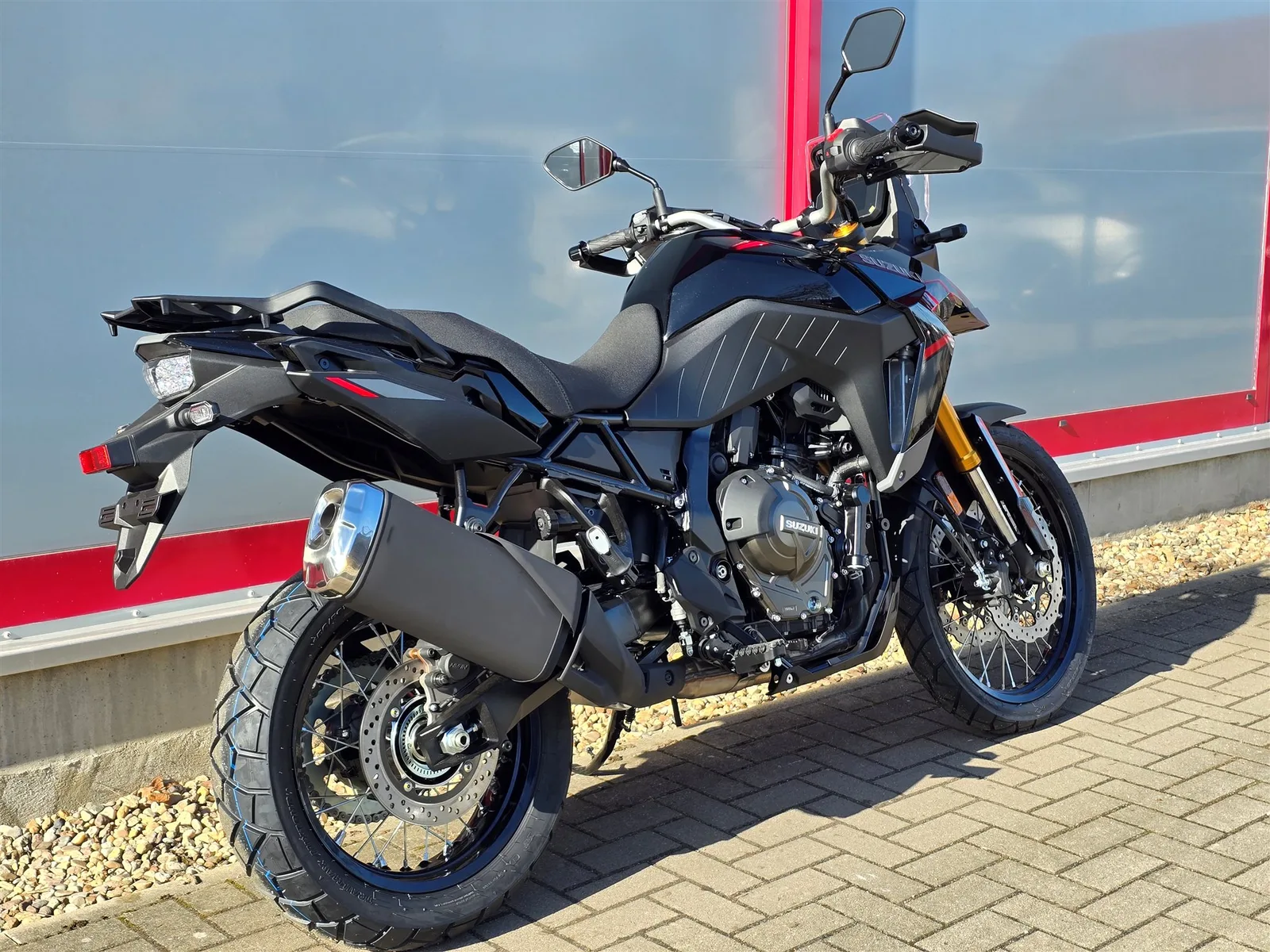 Suzuki V-Strom 800DE Mod. 2026, sofort verfügbar zum Aktionspreis, inkl. 400€ Tankgutschein!