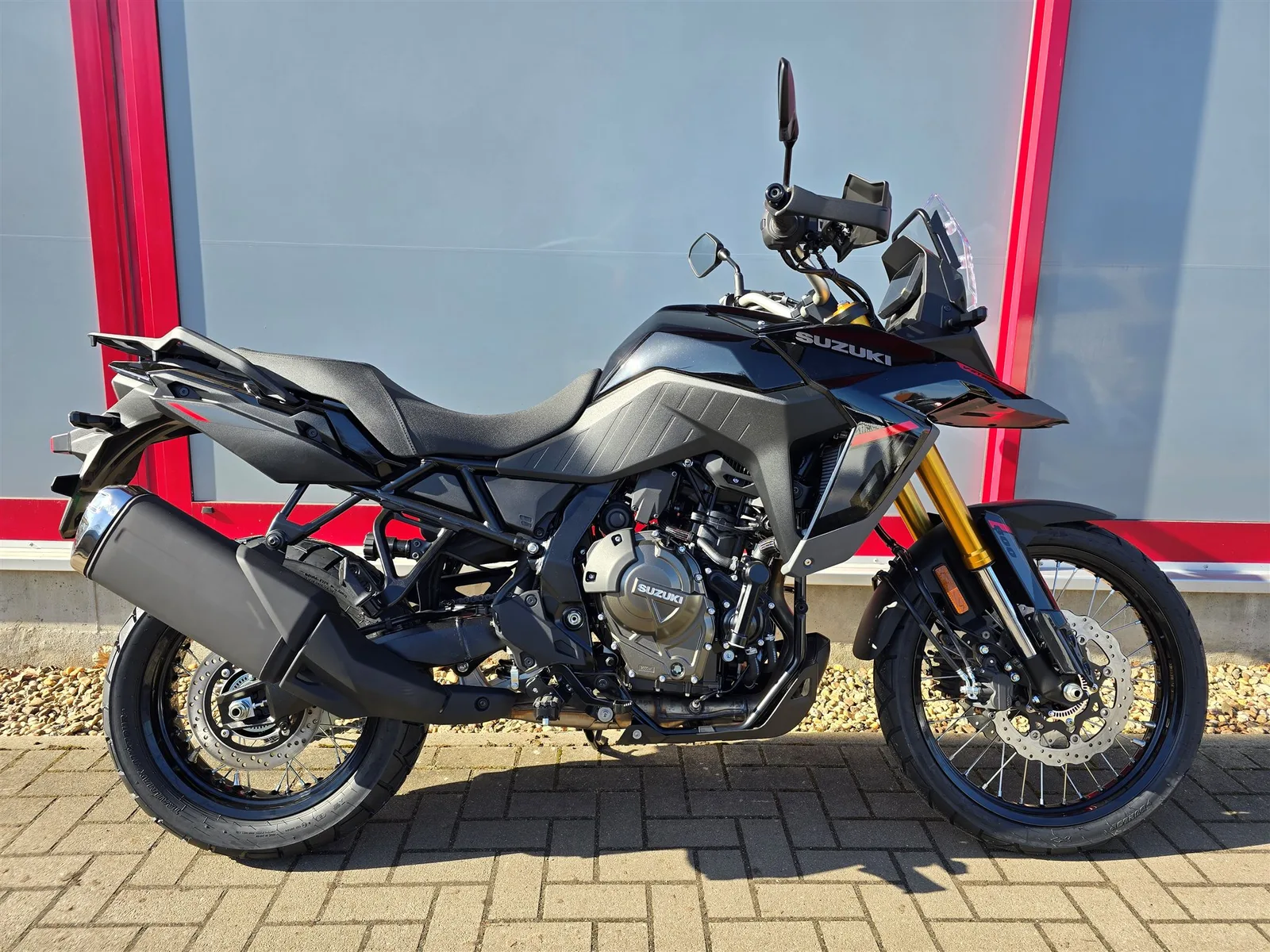 Suzuki V-Strom 800DE Mod. 2026, sofort verfügbar zum Aktionspreis, inkl. 400€ Tankgutschein!