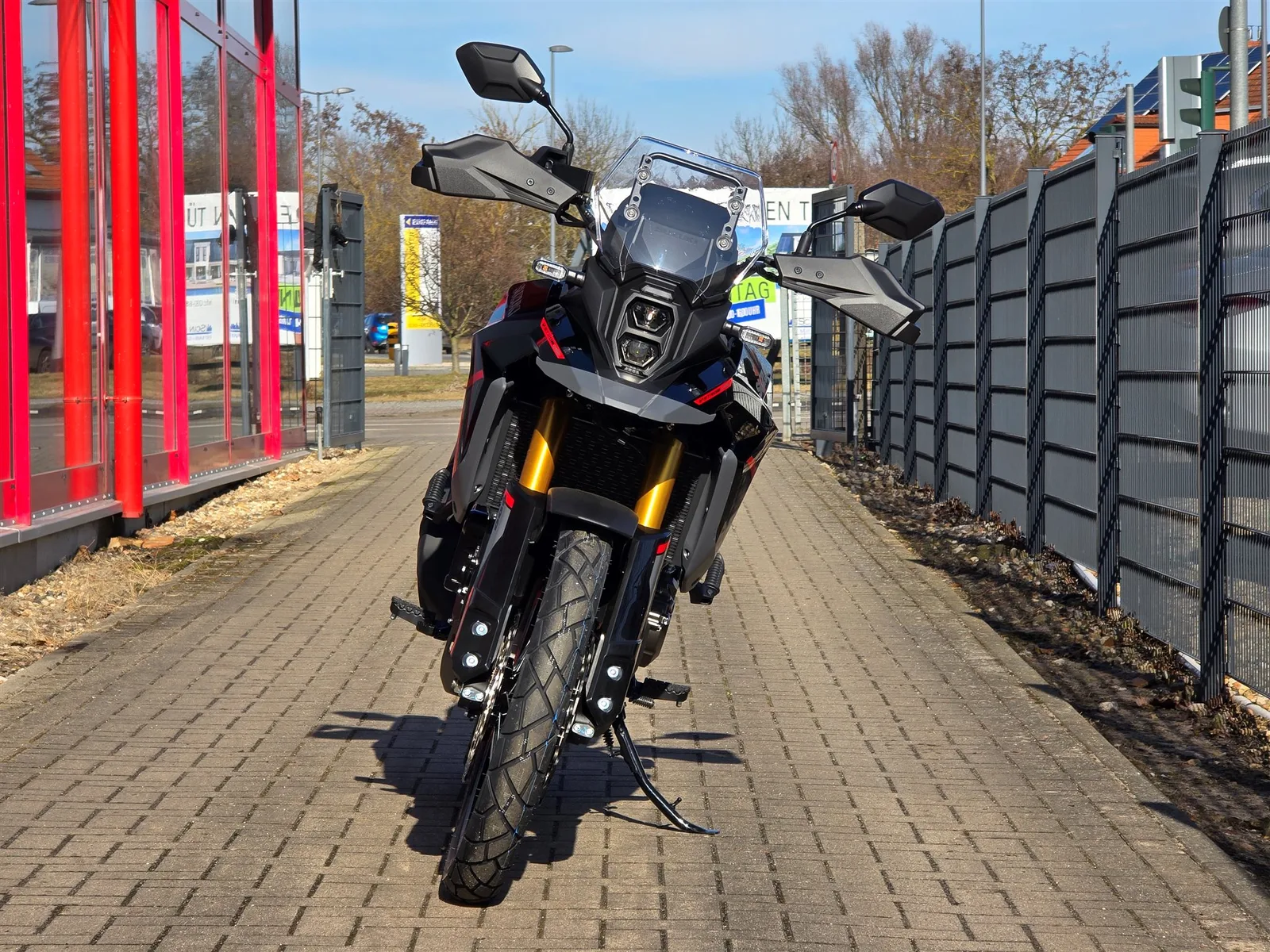 Suzuki V-Strom 800DE Mod. 2026, sofort verfügbar zum Aktionspreis, inkl. 400€ Tankgutschein!