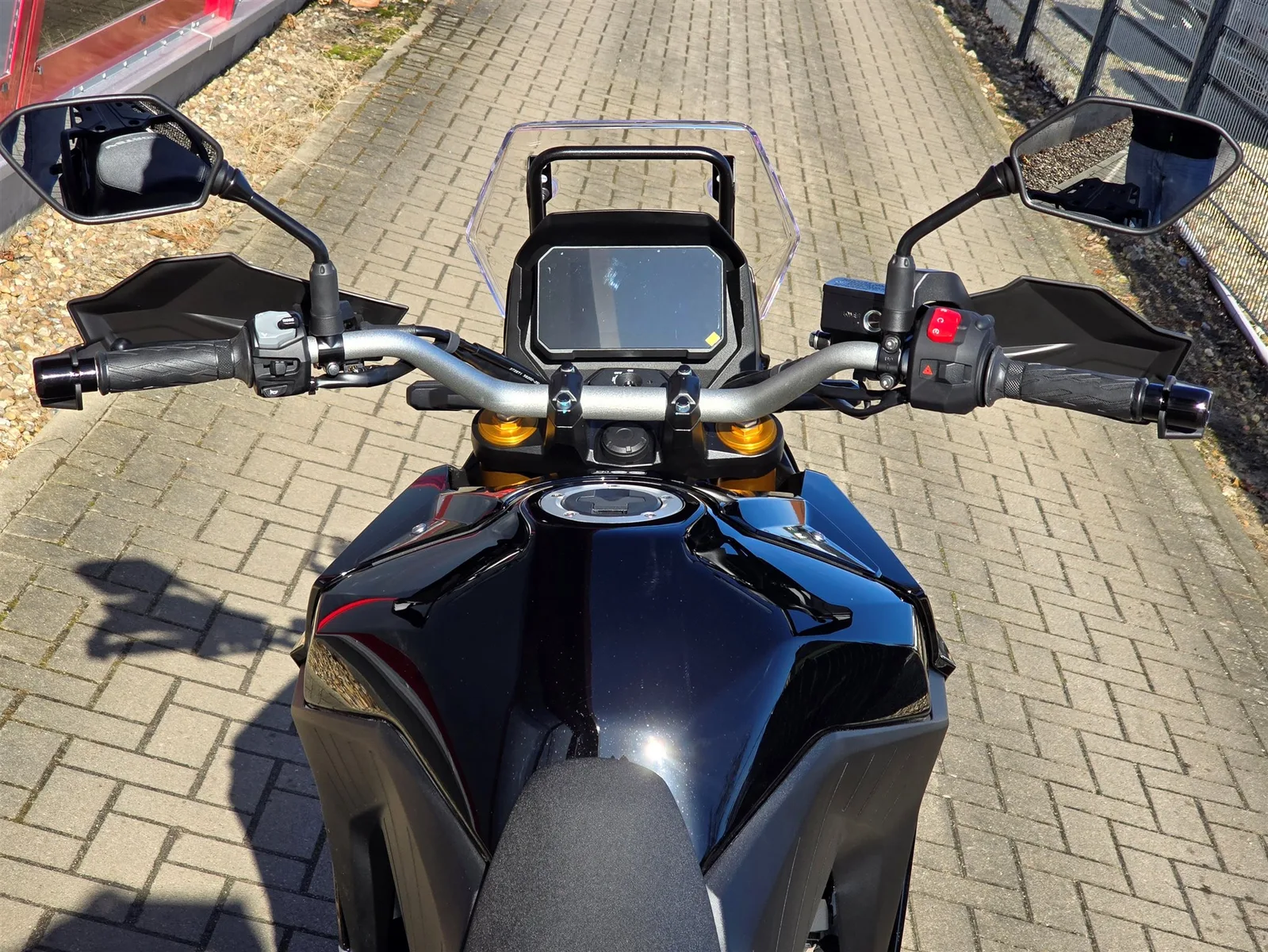 Suzuki V-Strom 800DE Mod. 2026, sofort verfügbar zum Aktionspreis, inkl. 400€ Tankgutschein!