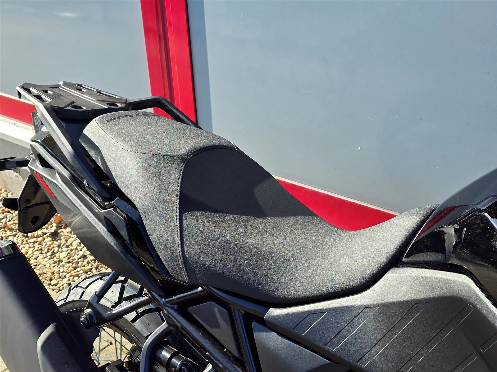 Suzuki V-Strom 800DE Mod. 2026, sofort verfügbar zum Aktionspreis, inkl. 400€ Tankgutschein!