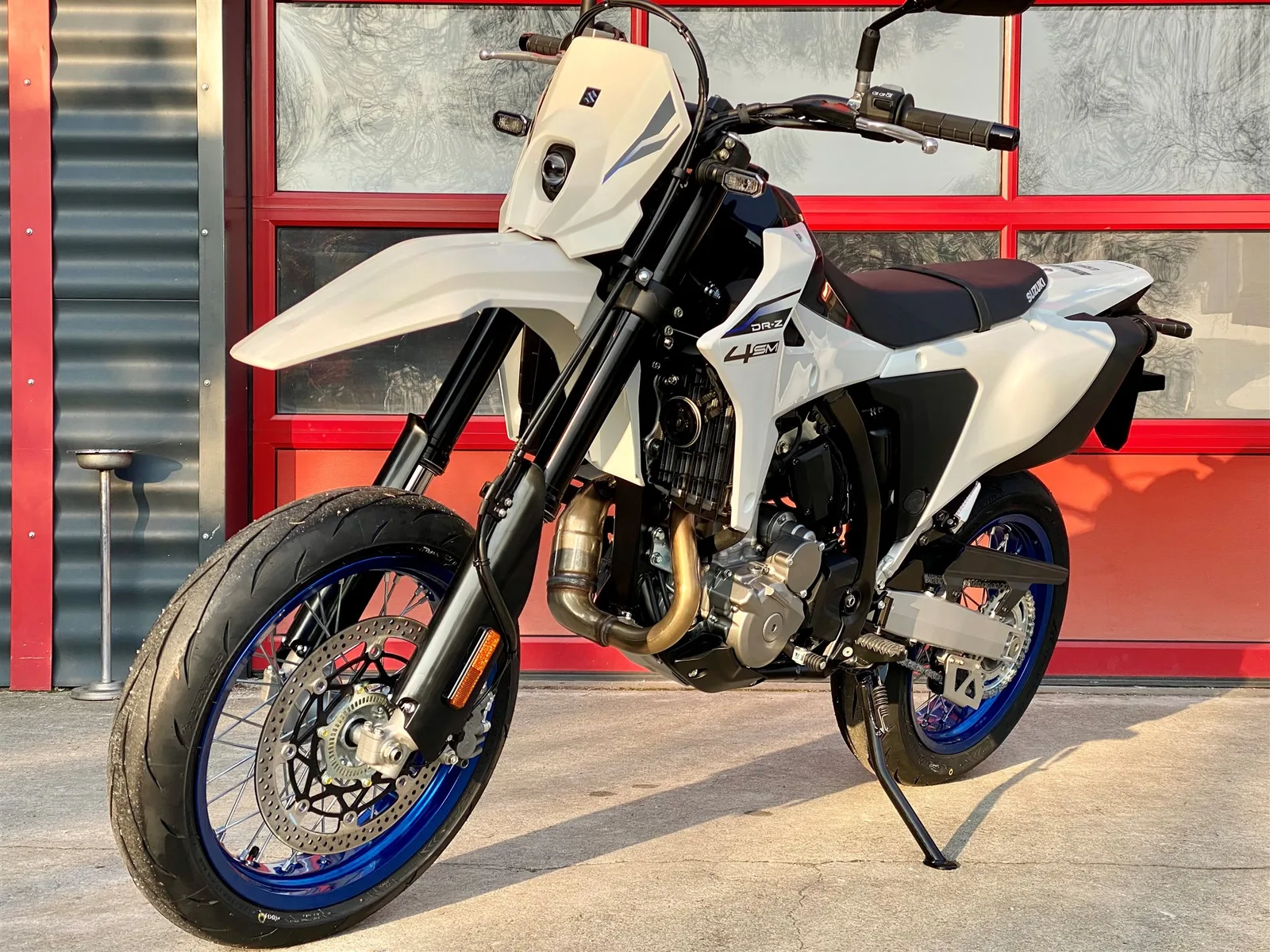 Suzuki DR-Z4SM Mod. 2026 sofort verfügbar zum Aktionspreis!
