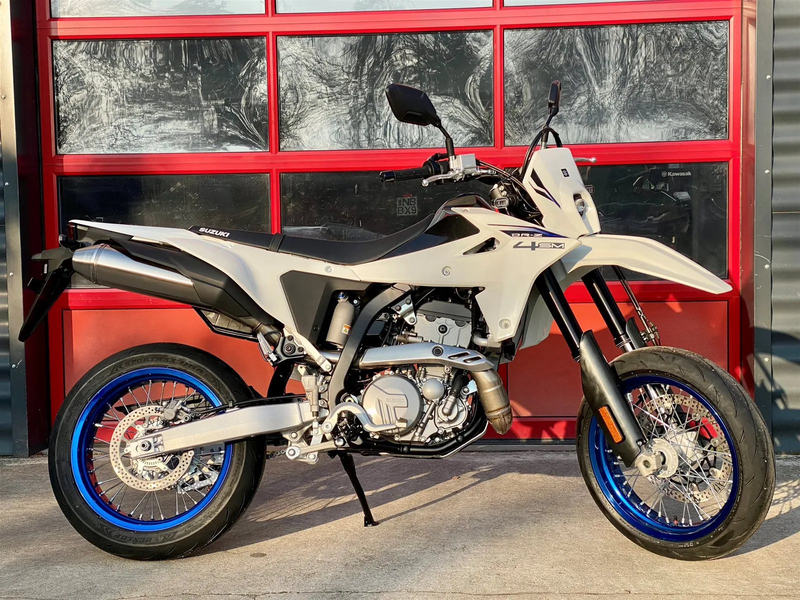 Suzuki DR-Z4SM Mod. 2026 sofort verfügbar zum Aktionspreis!