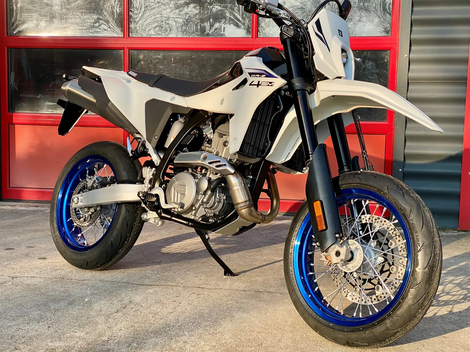 Suzuki DR-Z4SM Mod. 2026 sofort verfügbar zum Aktionspreis!