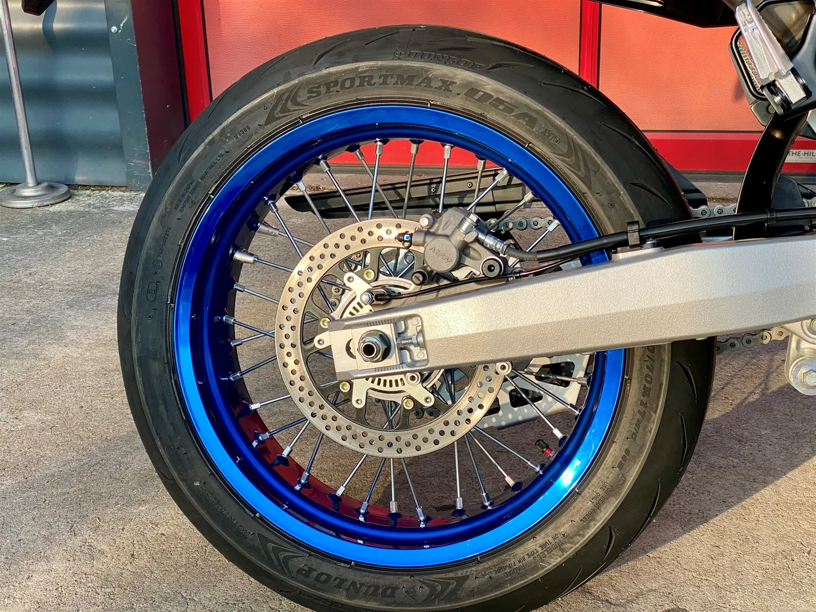 Suzuki DR-Z4SM Mod. 2026 sofort verfügbar zum Aktionspreis!