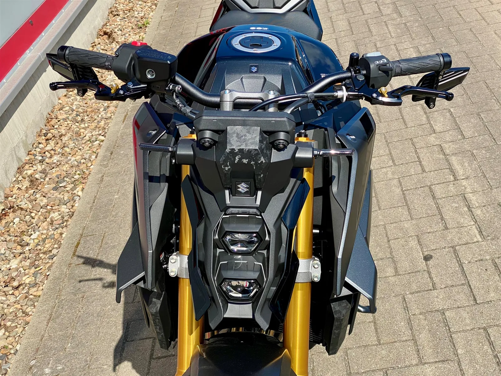 Suzuki GSX-S1000 Mod. 2026 mit Komplettumbau, sofort verfügbar zum Aktionspreis!
