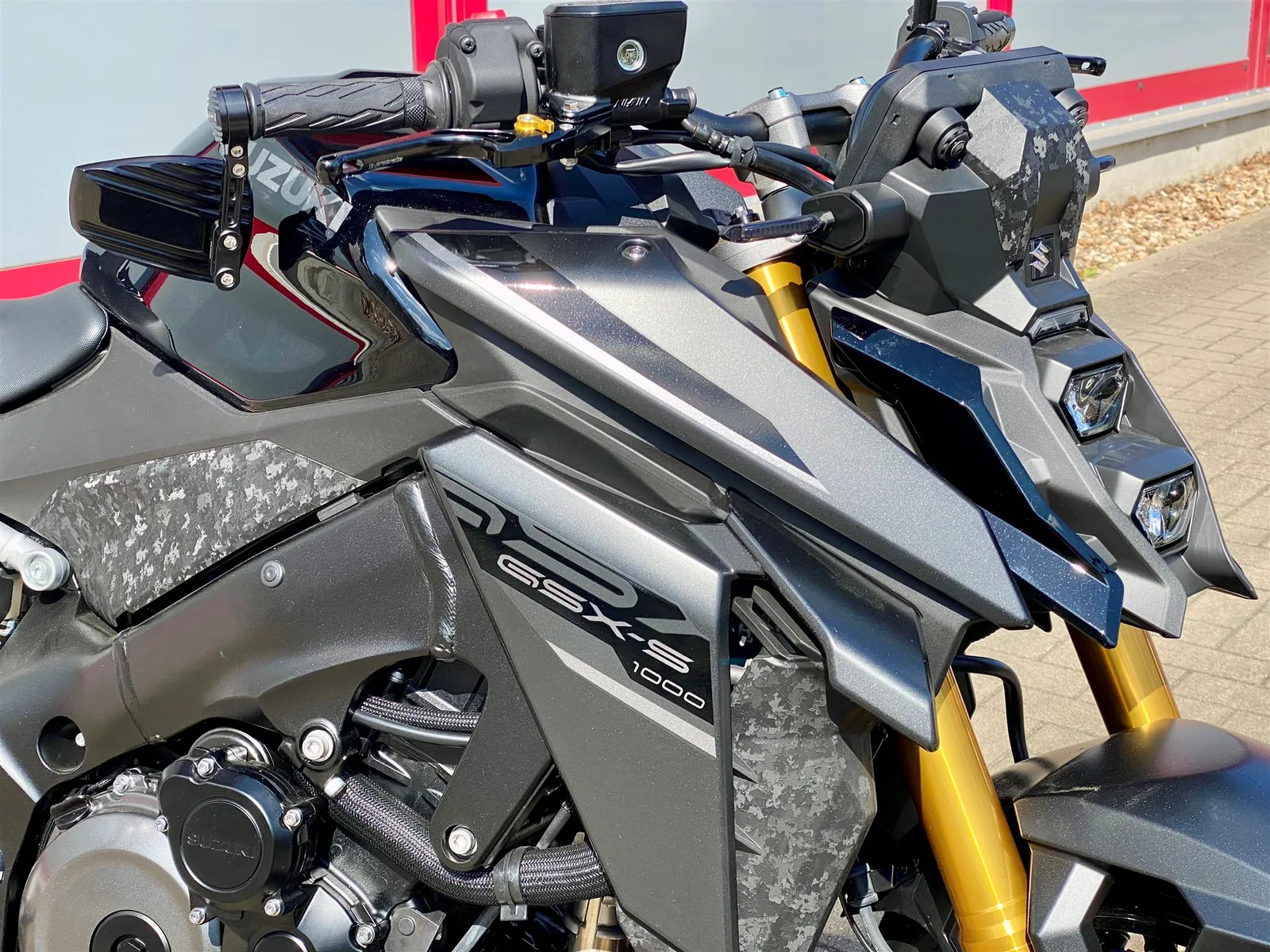 Suzuki GSX-S1000 Mod. 2026 mit Komplettumbau, sofort verfügbar zum Aktionspreis!