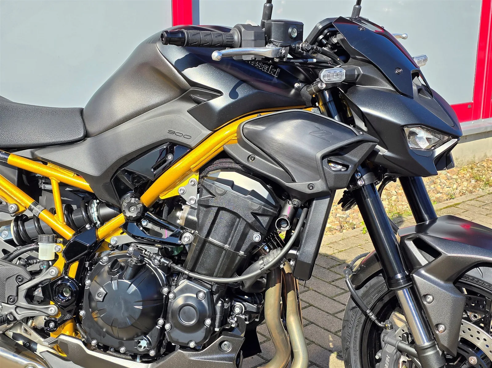 Kawasaki Z900 70kW Neu, Modell 2026