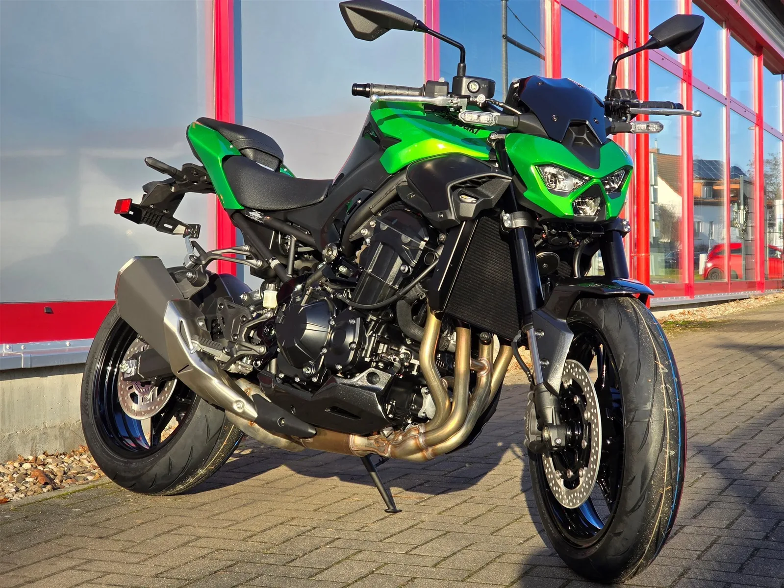 Kawasaki Z900 70kW Neu, Modell 2026