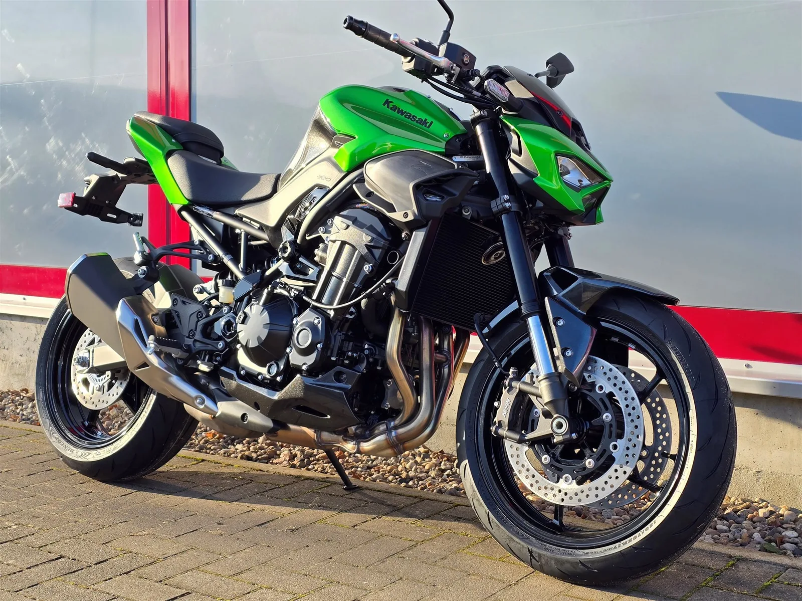 Kawasaki Z900 70kW Neu, Modell 2026