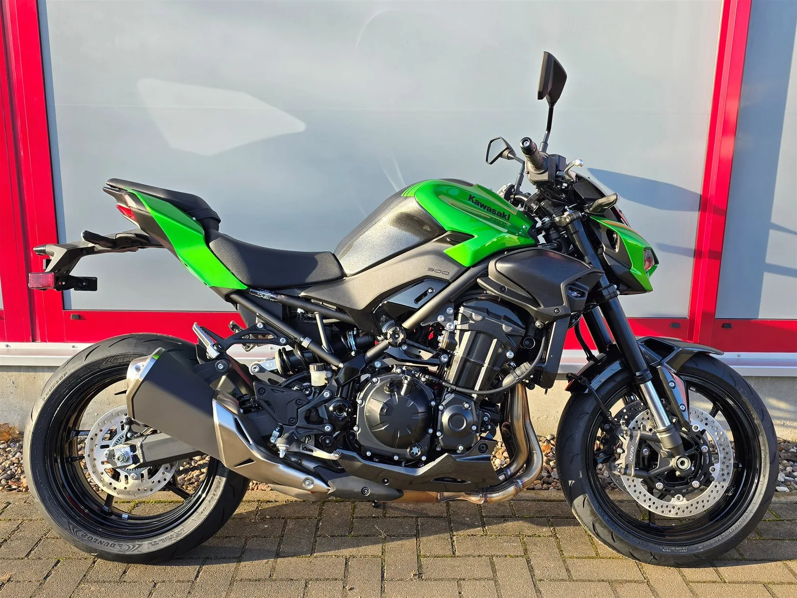 Kawasaki Z900 70kW Neu, Modell 2026
