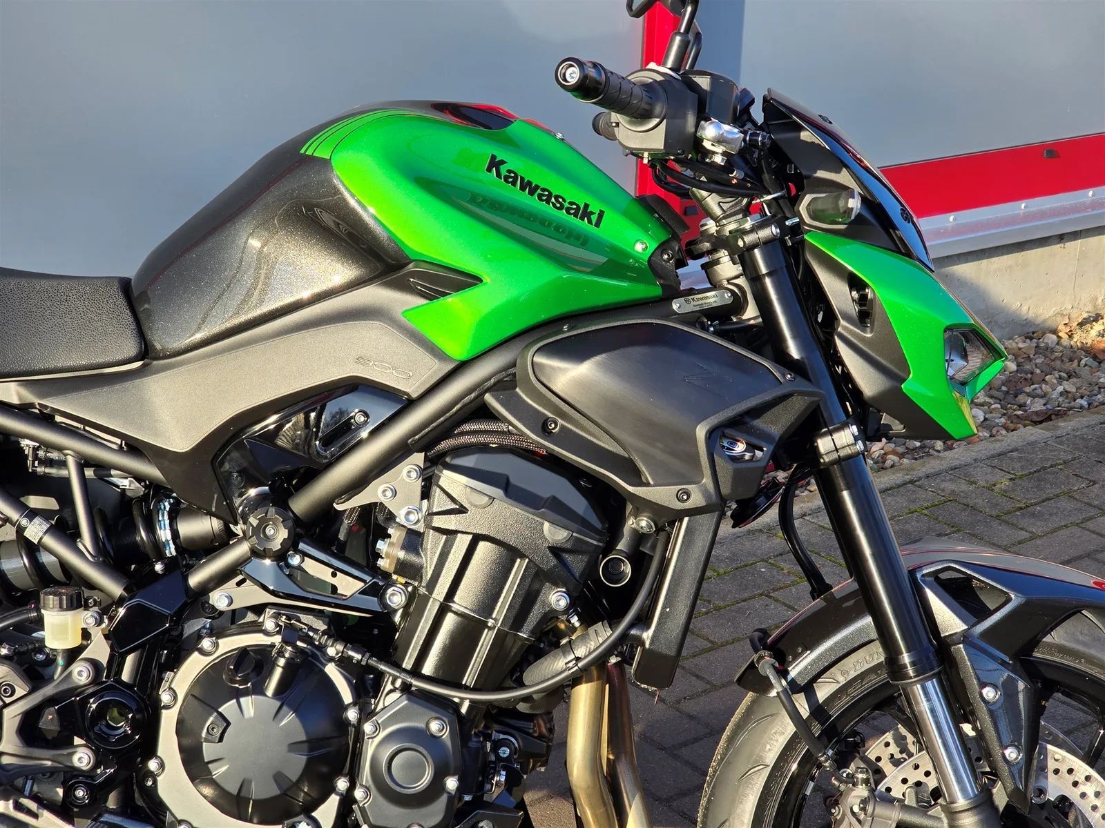 Kawasaki Z900 70kW Neu, Modell 2026