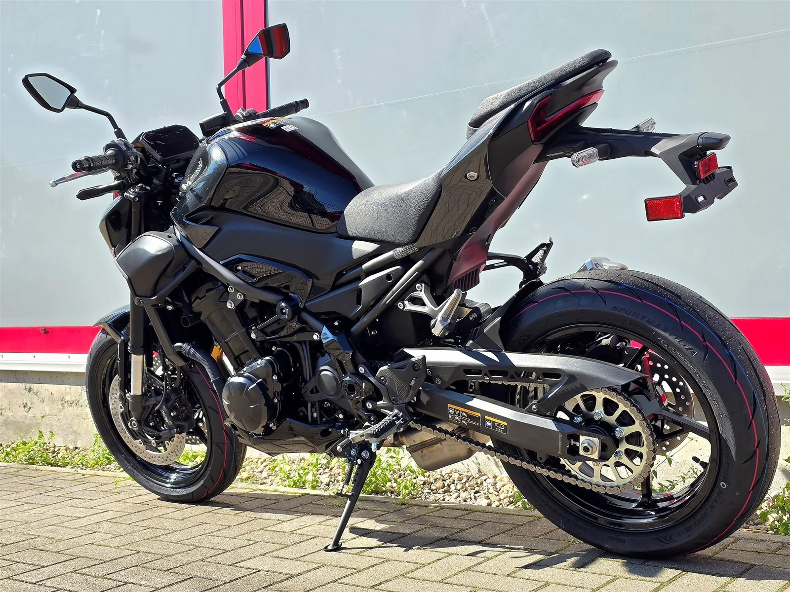Kawasaki Z900 70kW Neu, Modell 2026, sofort verfügbar!