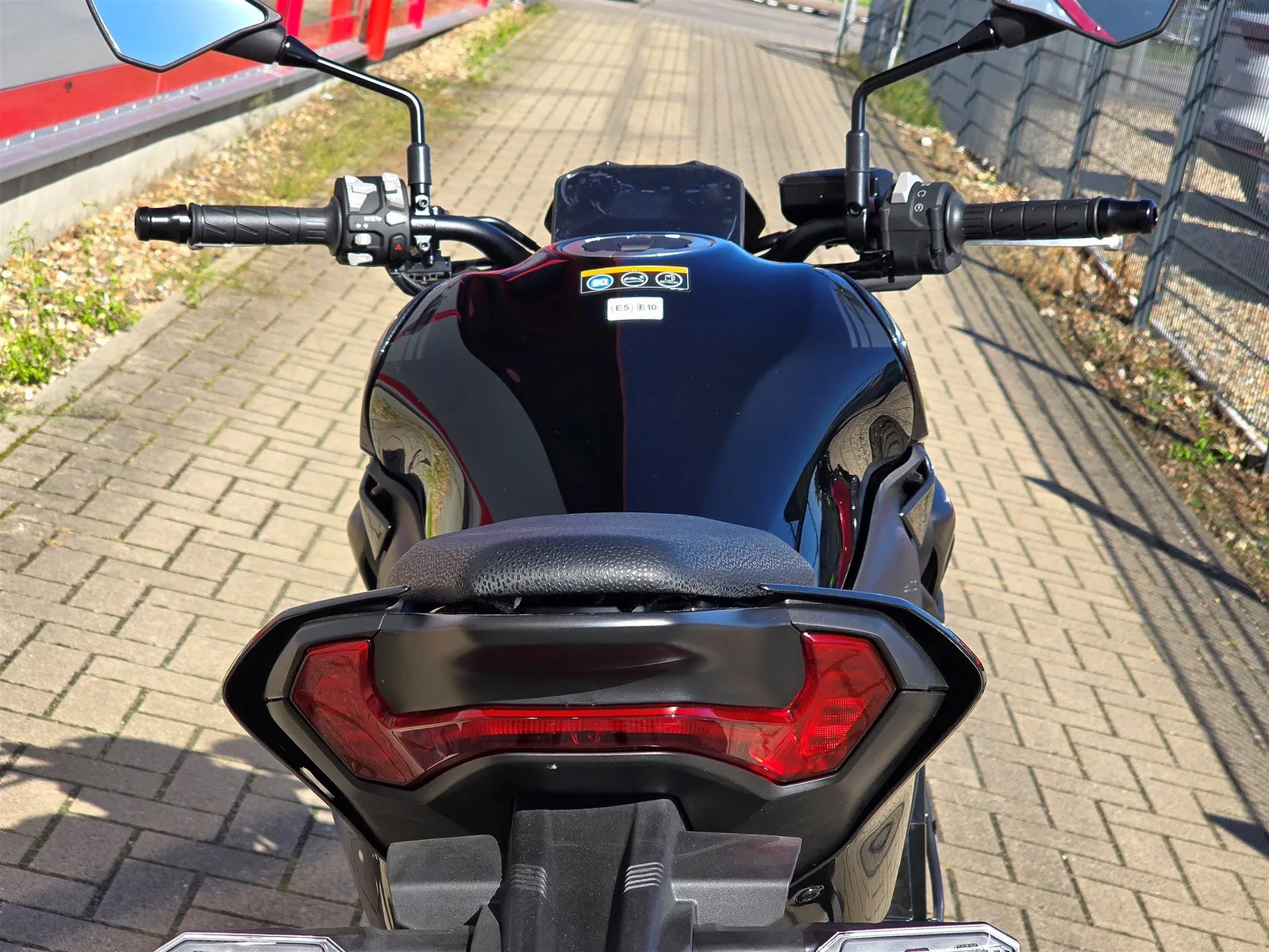 Kawasaki Z900 70kW Neu, Modell 2026, sofort verfügbar!