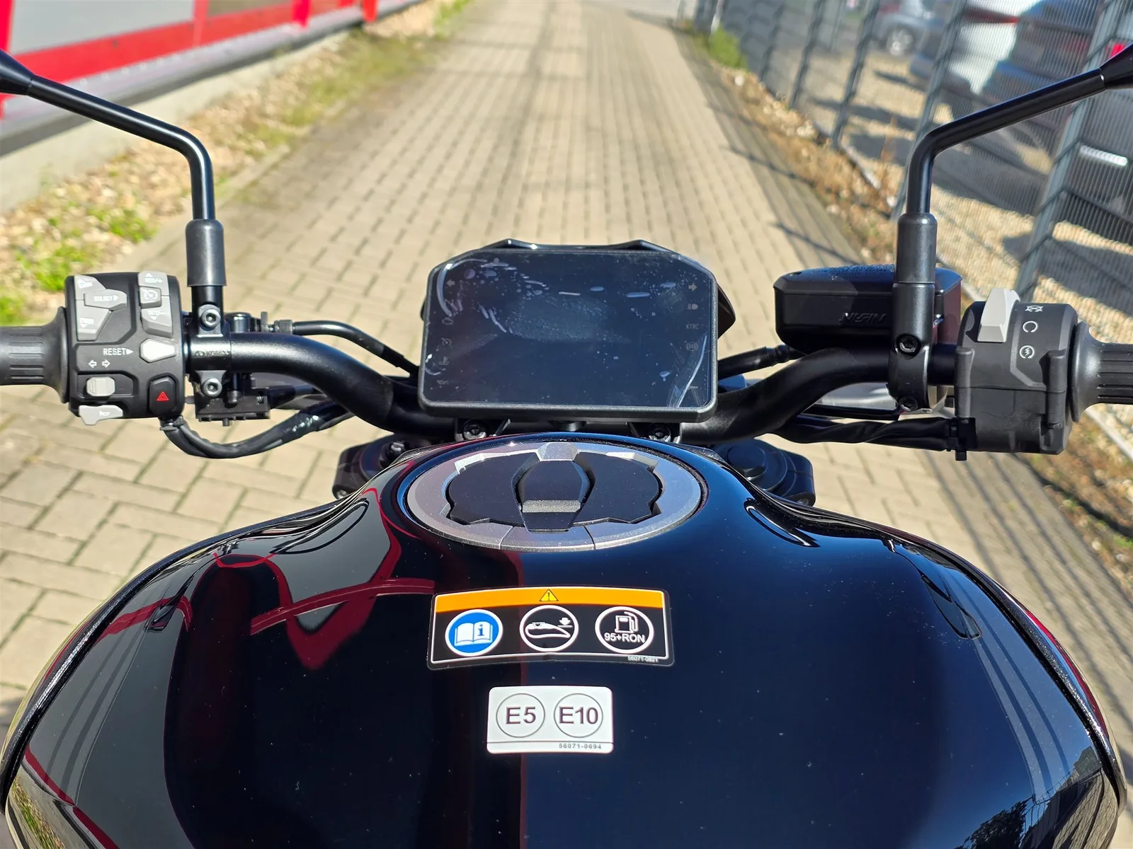 Kawasaki Z900 70kW Neu, Modell 2026, sofort verfügbar!