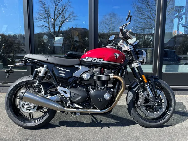 Triumph Speed Twin 1200 mit Kundenvorteil\* - mit 1,99% eff. Zins finanzieren\*\*
