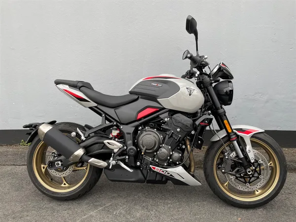 Triumph Trident 800 1,99% eff. Zins Finanzierungsaktion\*