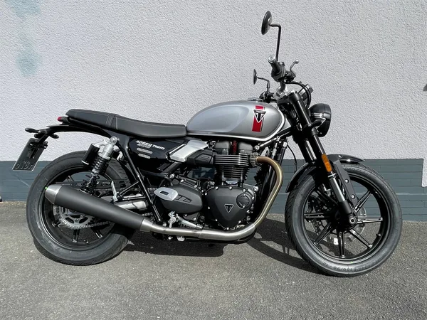 Triumph Speed Twin 900 mit Kundenvorteil 900.-€ sparen \* - A2Kit für 1.-€\*\*