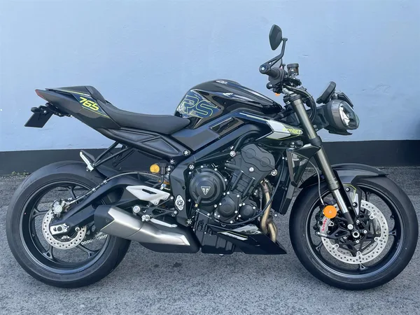 Triumph Street Triple 765 RS mit 1,99 % eff. Finanzierung\* + Zubehör\*\*+ Aktion\*\*\*