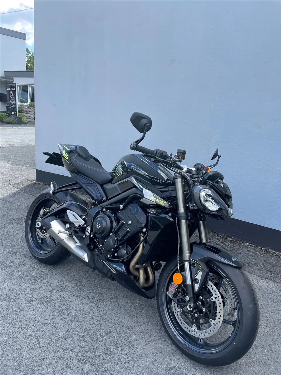 Triumph Street Triple 765 RS mit 1,99 % eff. Finanzierung\* + Zubehör\*\*+ Aktion\*\*\*