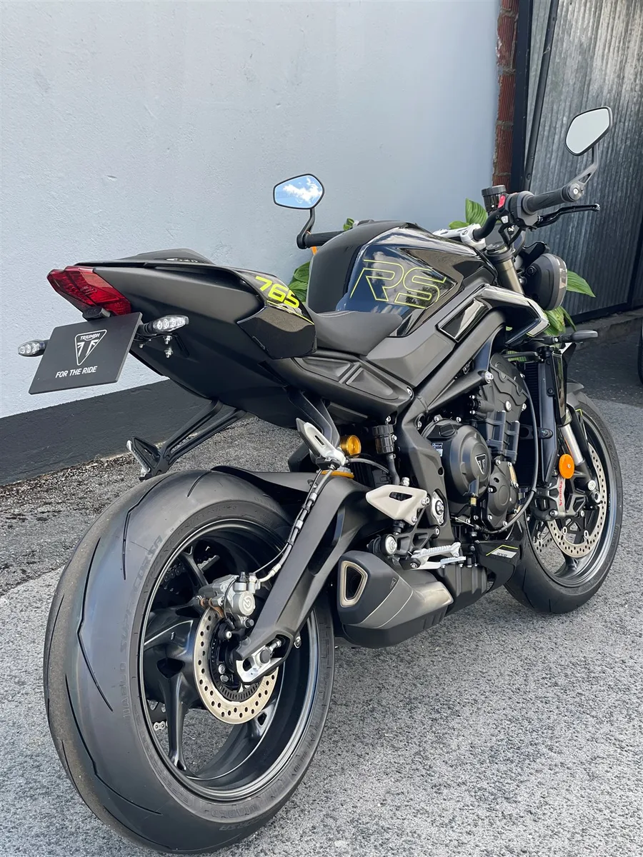 Triumph Street Triple 765 RS mit 1,99 % eff. Finanzierung\* + Zubehör\*\*+ Aktion\*\*\*