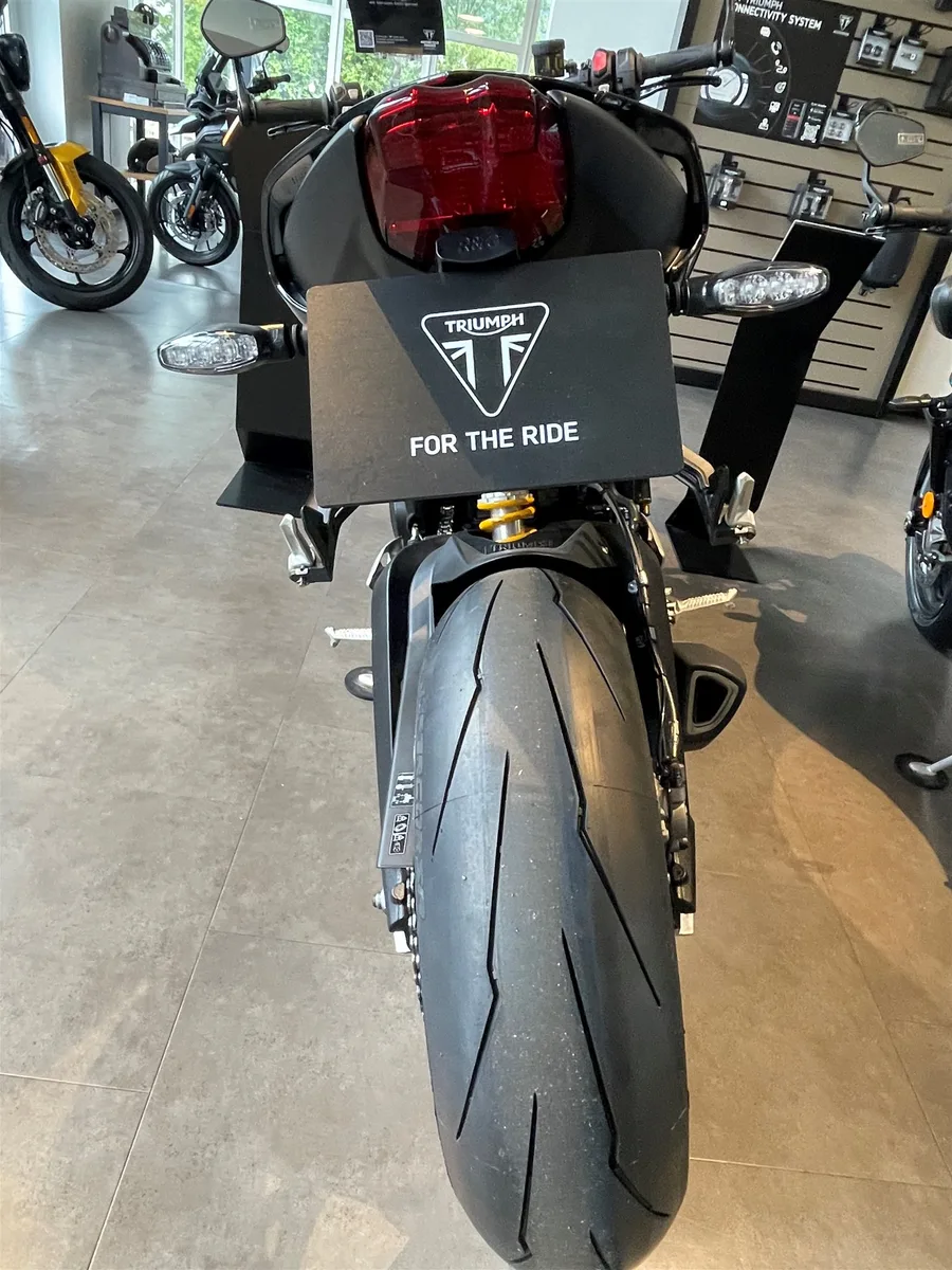 Triumph Street Triple 765 RS mit 1,99 % eff. Finanzierung\* + Zubehör\*\*+ Aktion\*\*\*