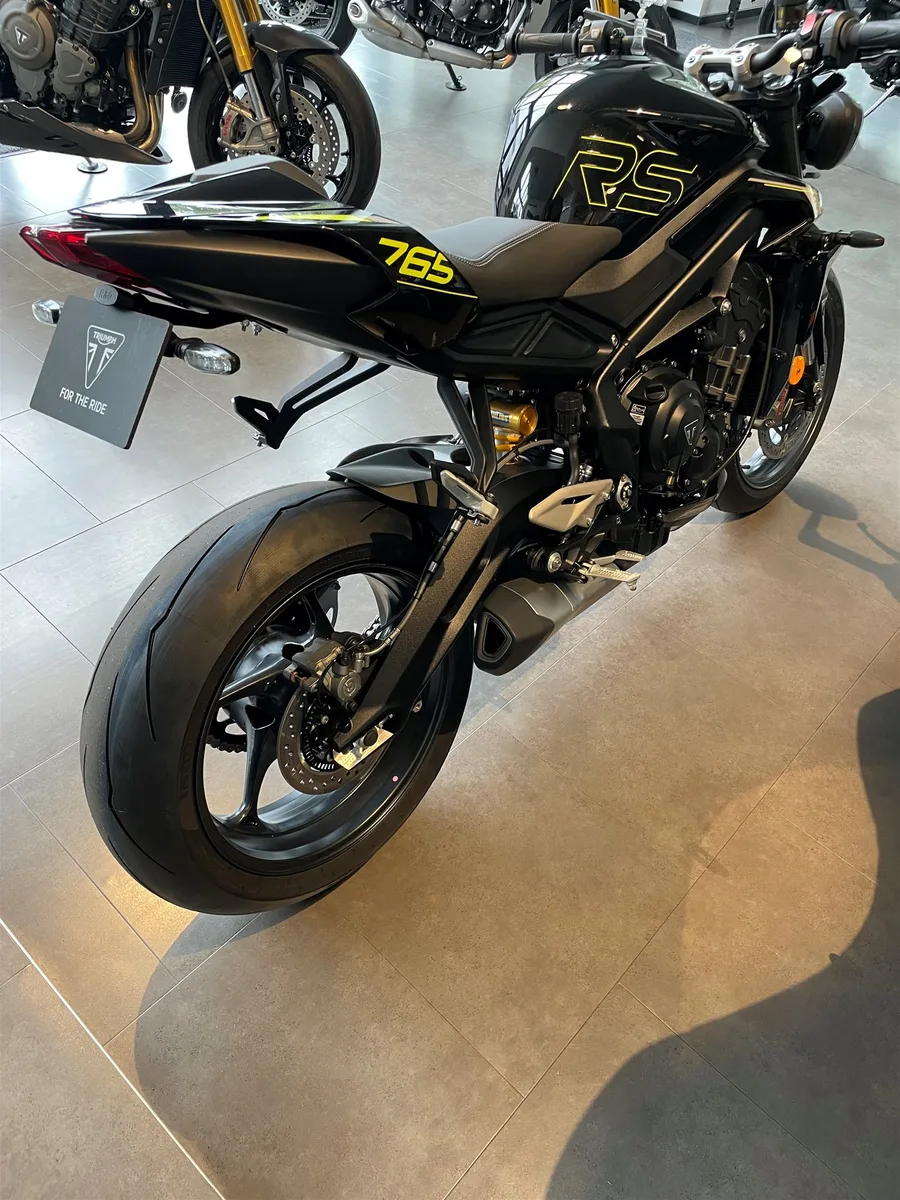 Triumph Street Triple 765 RS mit 1,99 % eff. Finanzierung\* + Zubehör\*\*+ Aktion\*\*\*