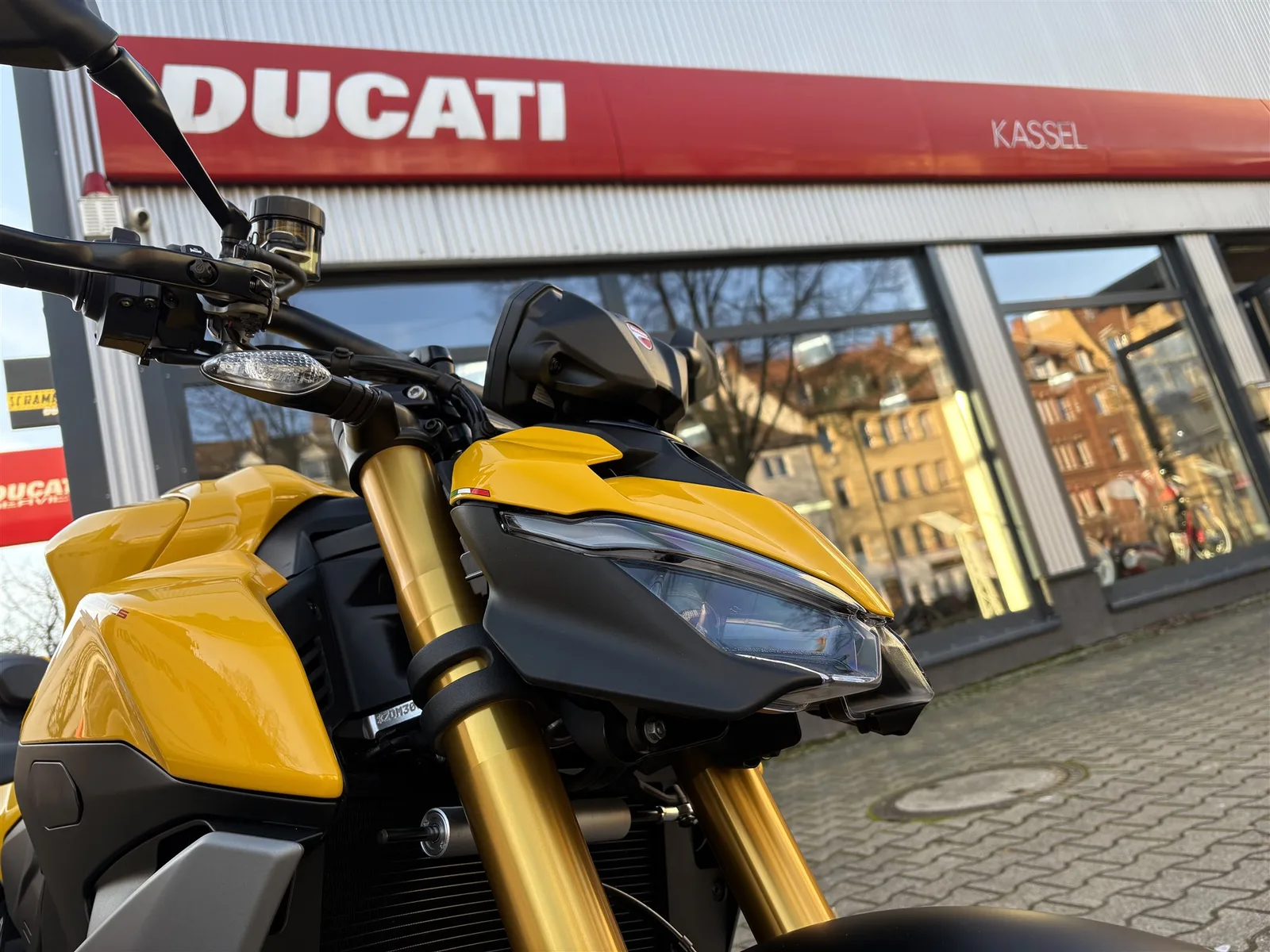 Ducati Streetfighter V2 S Sofort verfügbar!