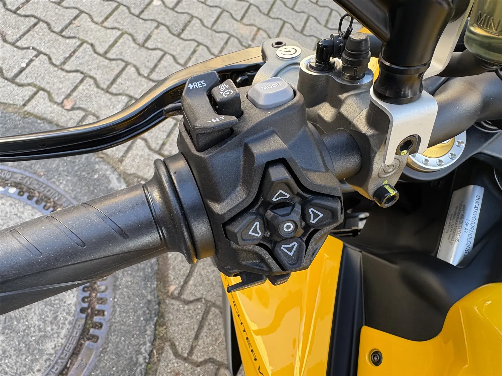 Ducati Streetfighter V2 S Sofort verfügbar!