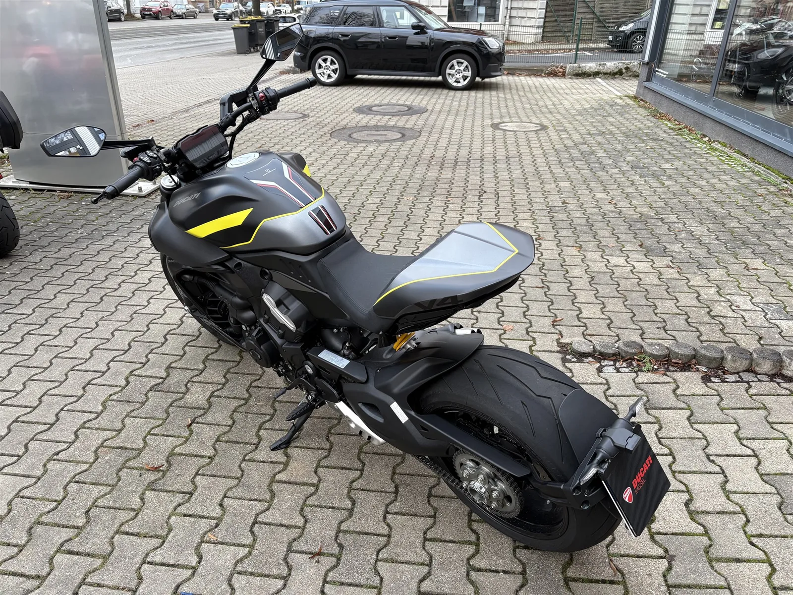 Ducati Diavel V4 1.Hand, sehr wenig Kilometer !