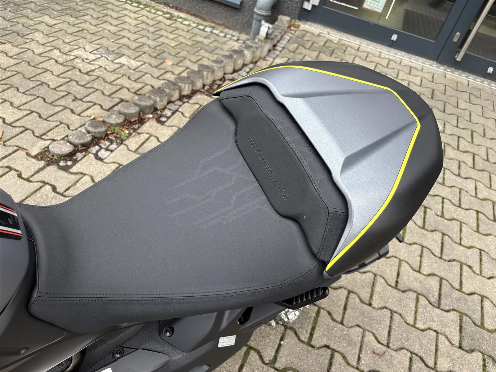 Ducati Diavel V4 1.Hand, sehr wenig Kilometer !