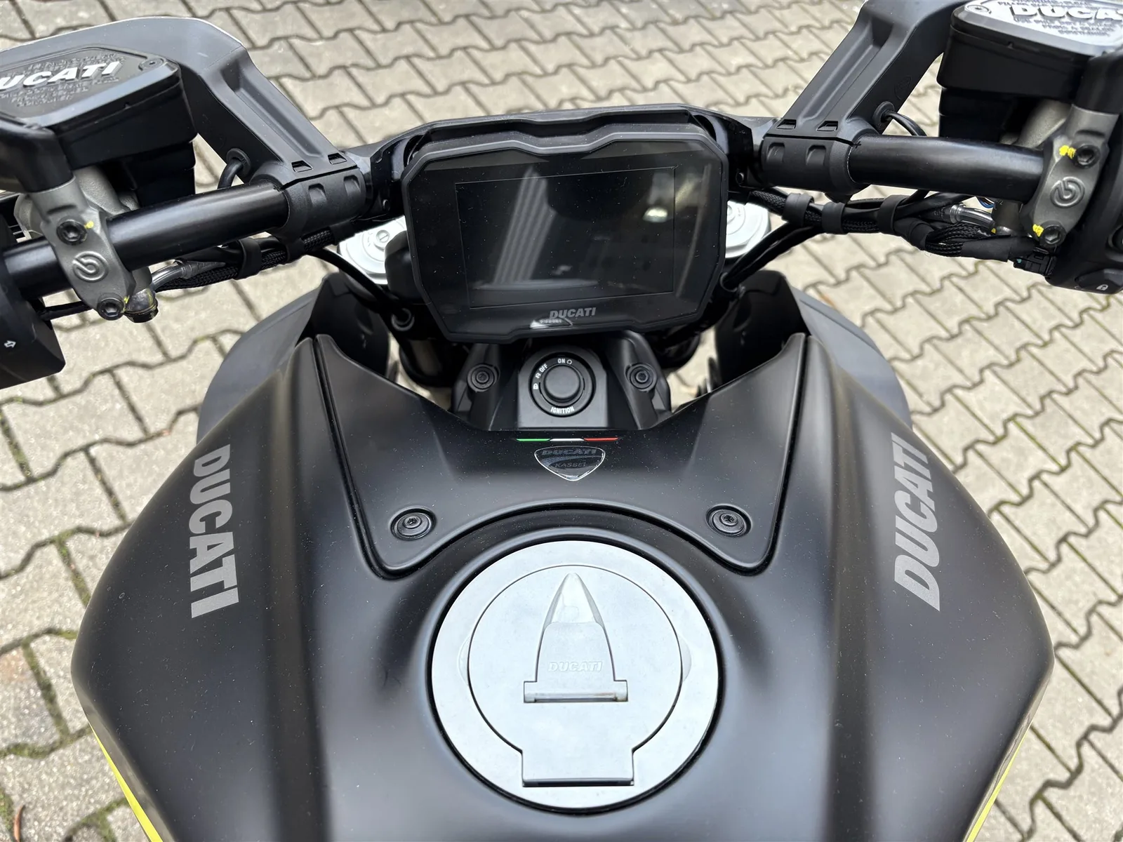Ducati Diavel V4 1.Hand, sehr wenig Kilometer !
