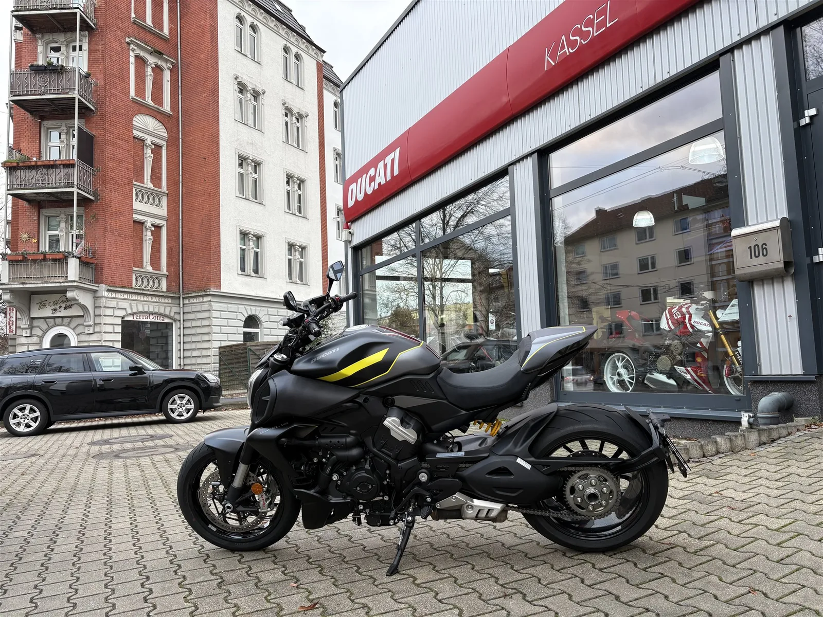 Ducati Diavel V4 1.Hand, sehr wenig Kilometer !