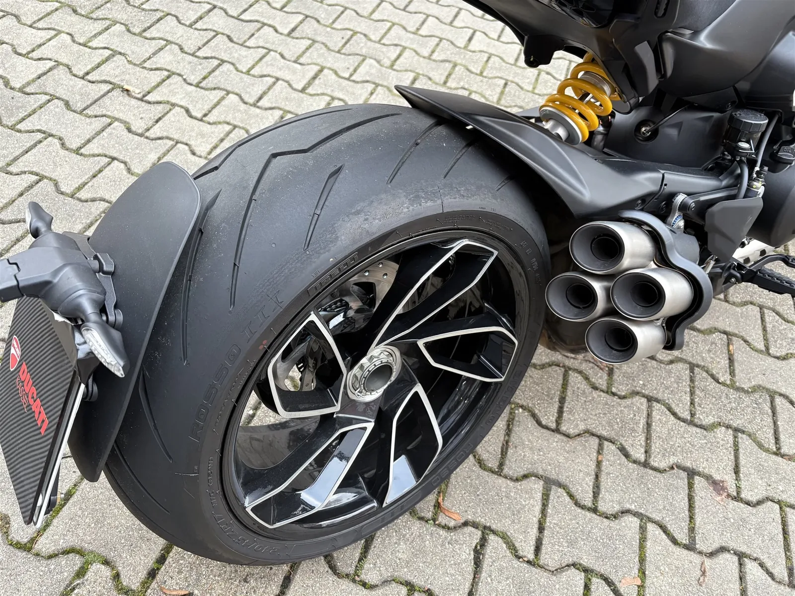 Ducati Diavel V4 1.Hand, sehr wenig Kilometer !