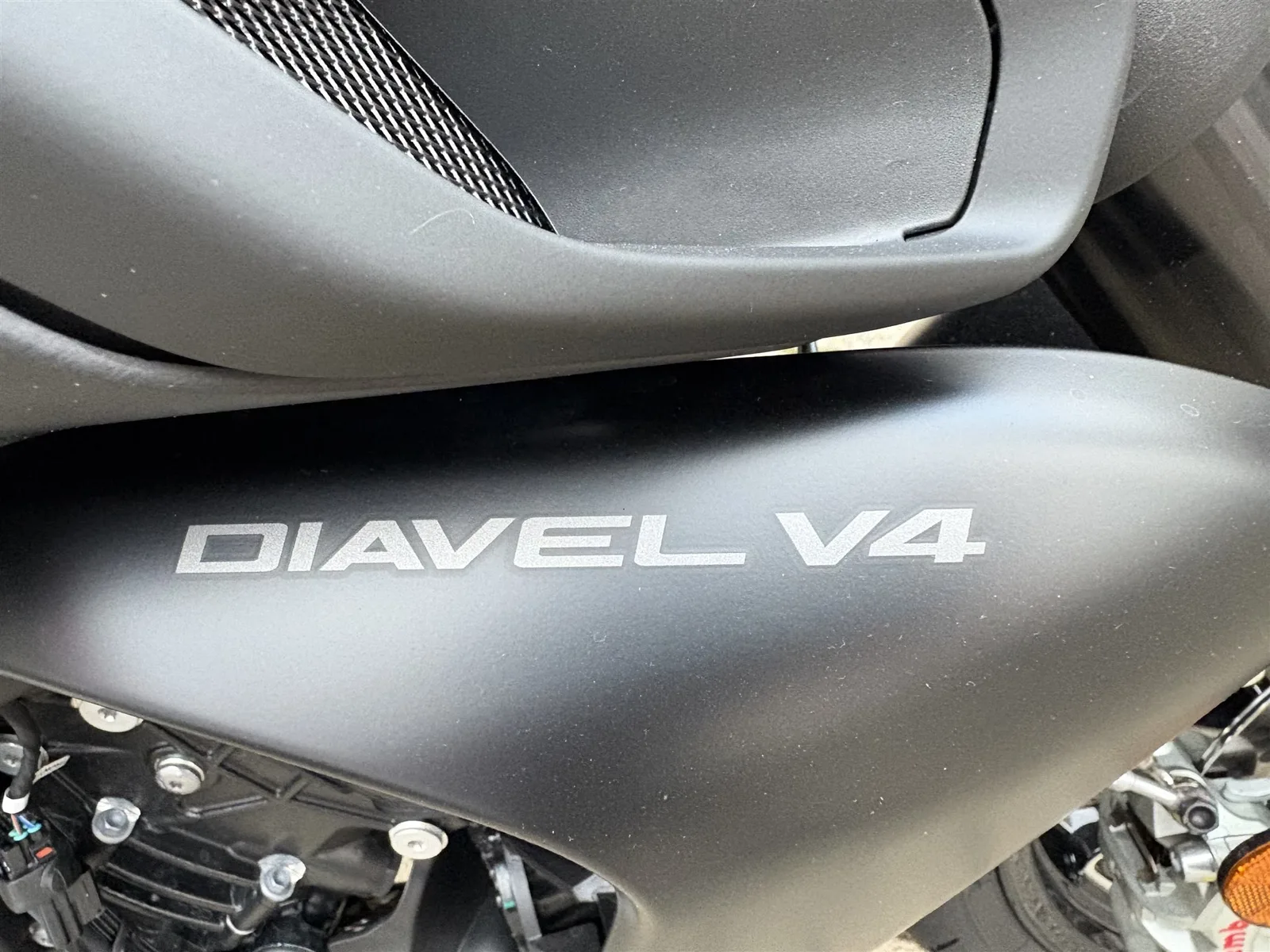 Ducati Diavel V4 1.Hand, sehr wenig Kilometer !