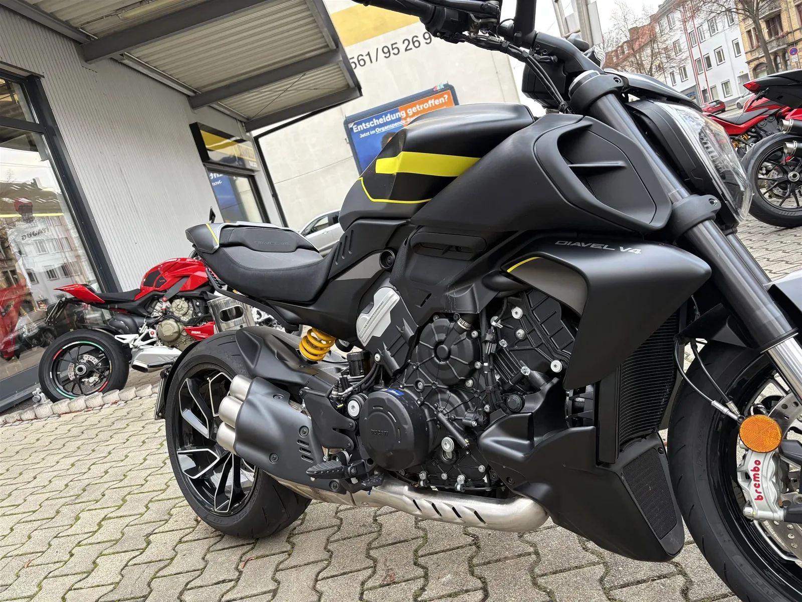 Ducati Diavel V4 1.Hand, sehr wenig Kilometer !