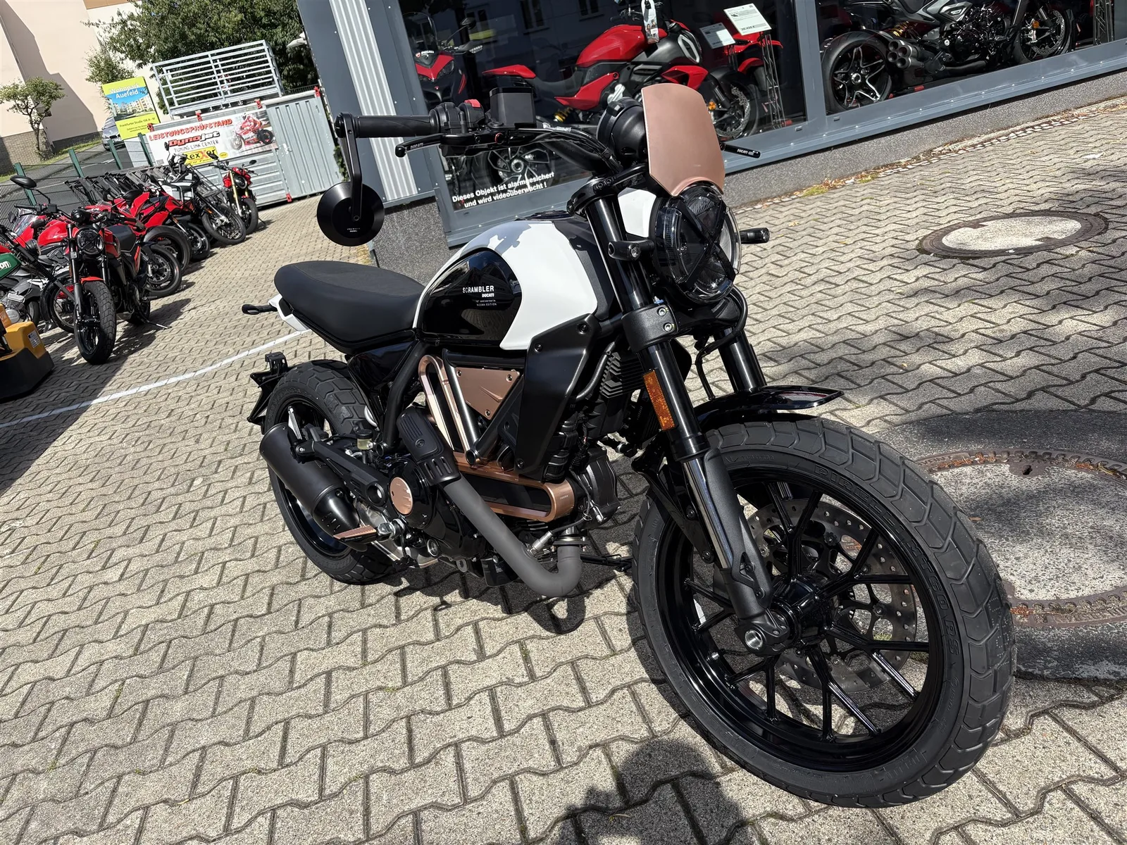 Ducati Scrambler 10° Anniversario Rizoma Edition Sofort verfügbar!