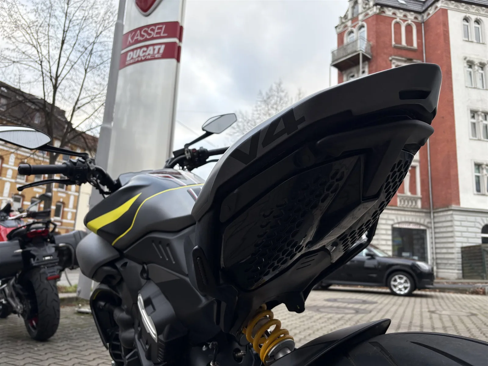 Ducati Diavel V4 1.Hand, sehr wenig Kilometer !