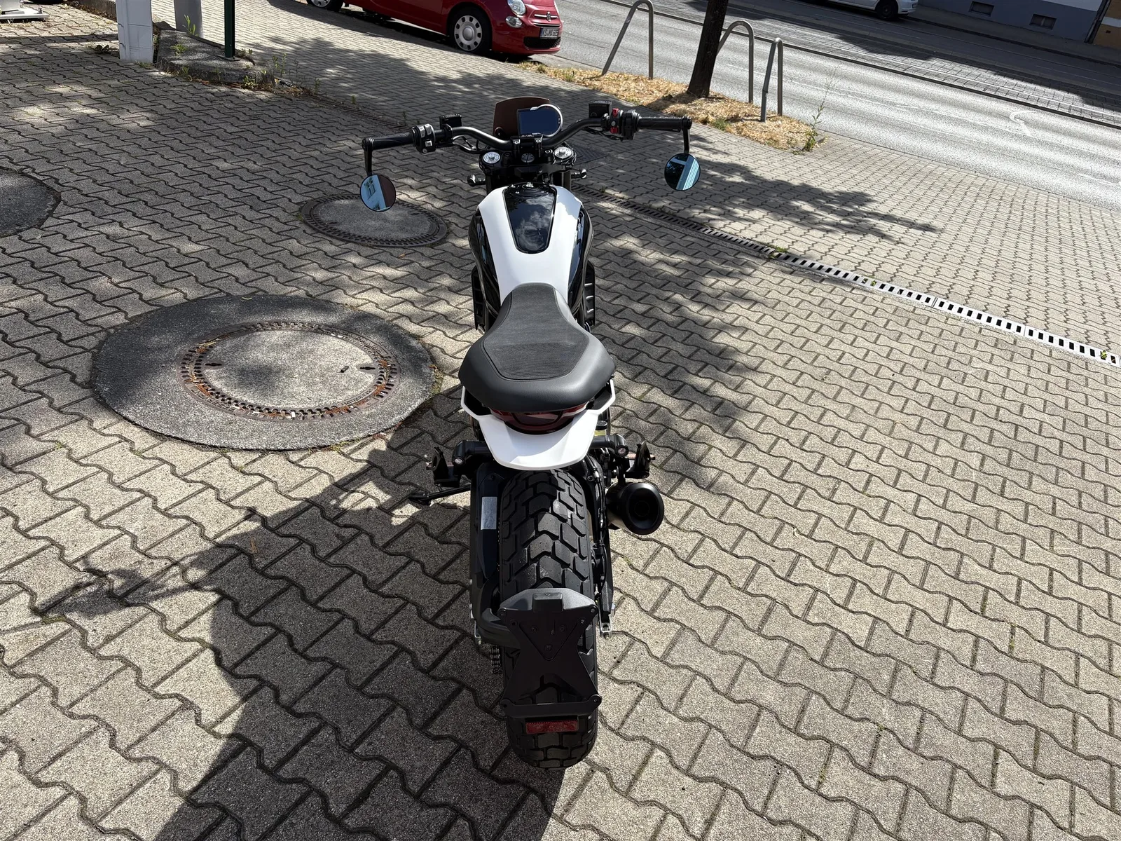 Ducati Scrambler 10° Anniversario Rizoma Edition Sofort verfügbar!