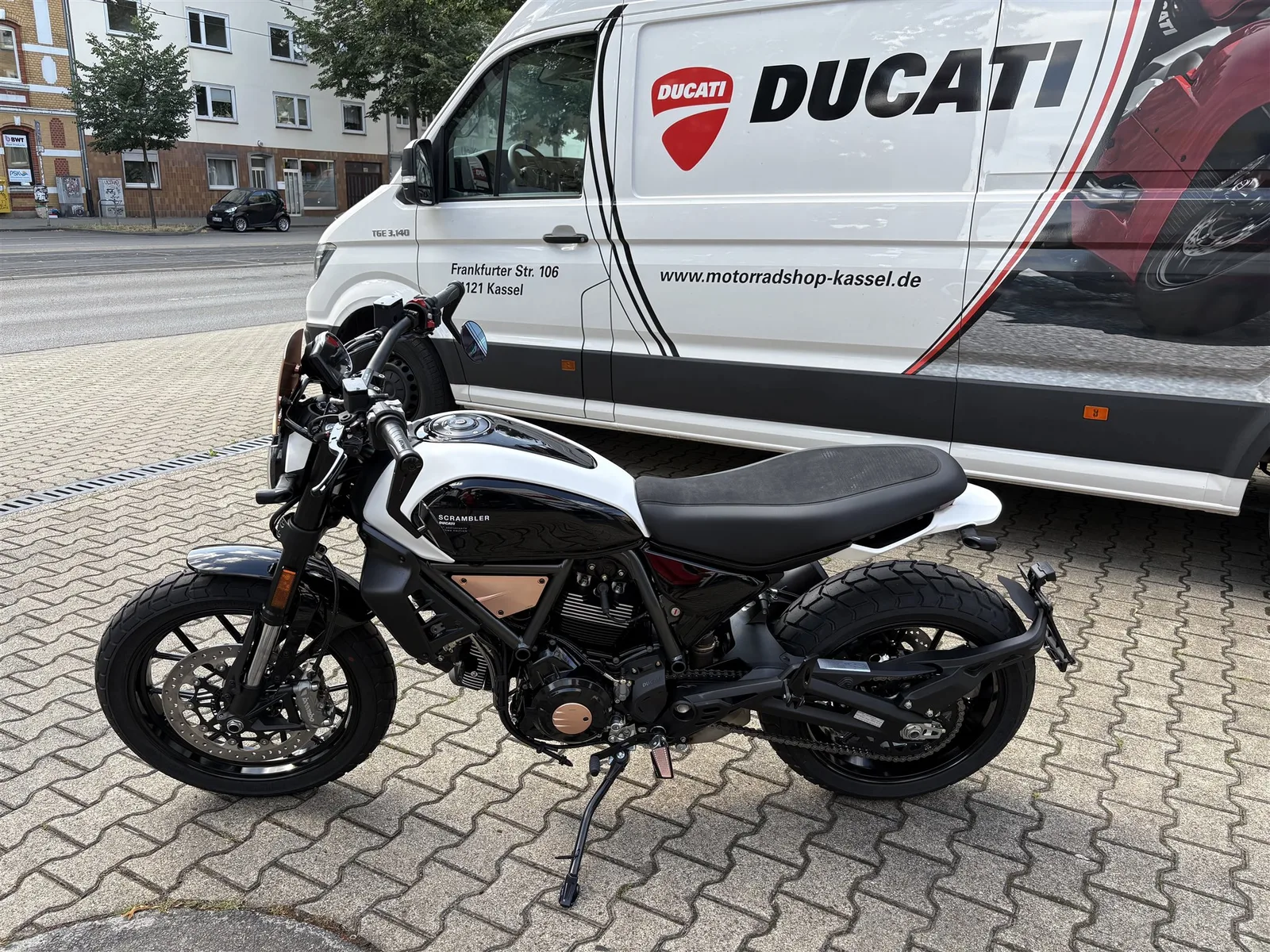 Ducati Scrambler 10° Anniversario Rizoma Edition Sofort verfügbar!