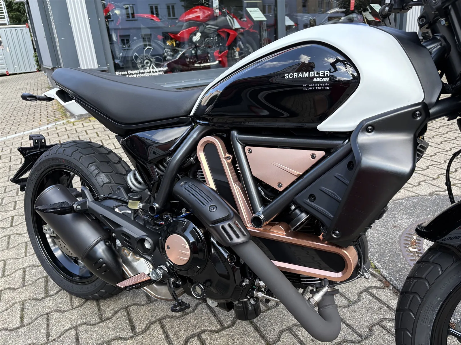 Ducati Scrambler 10° Anniversario Rizoma Edition Sofort verfügbar!