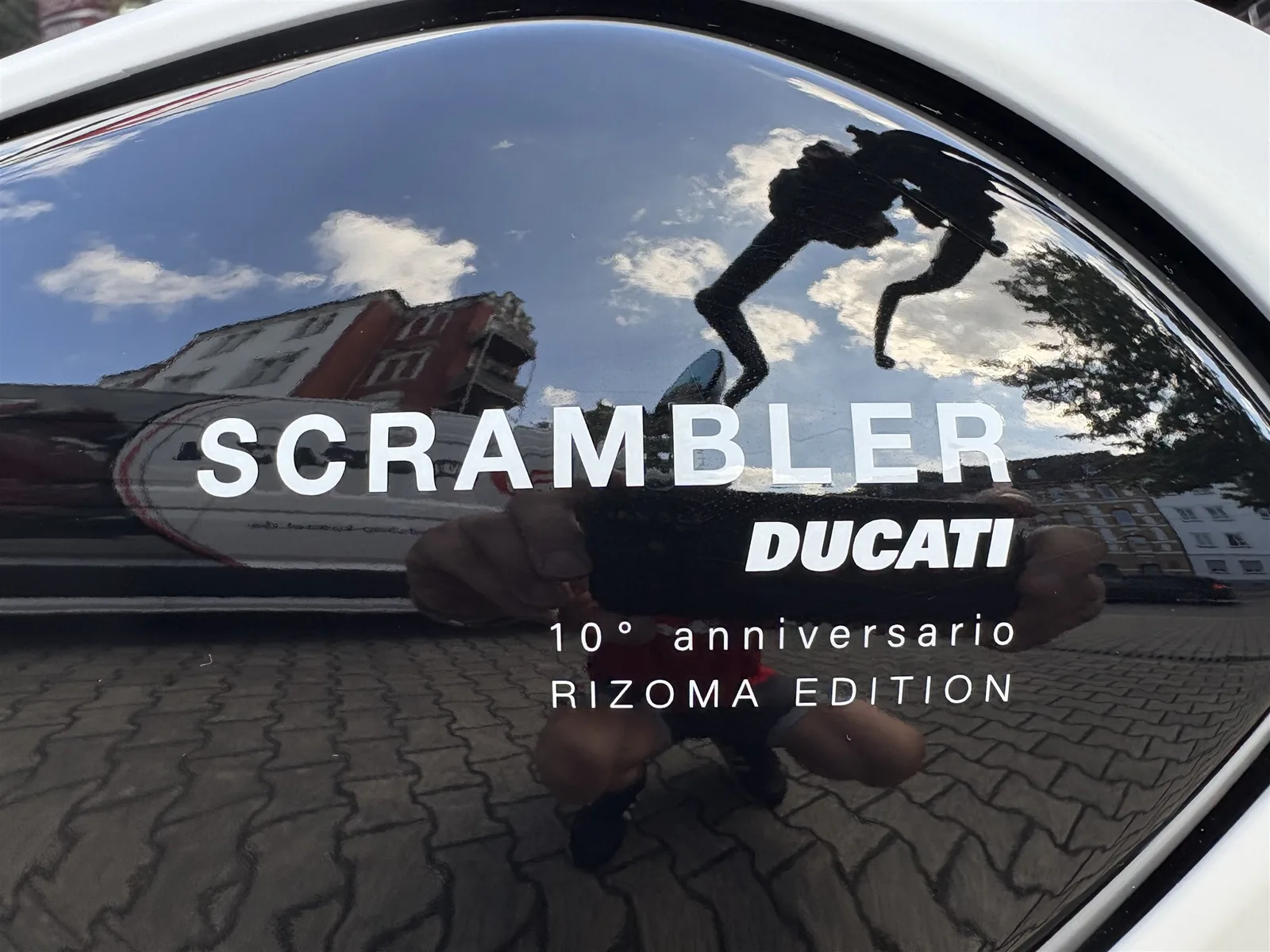 Ducati Scrambler 10° Anniversario Rizoma Edition Sofort verfügbar!