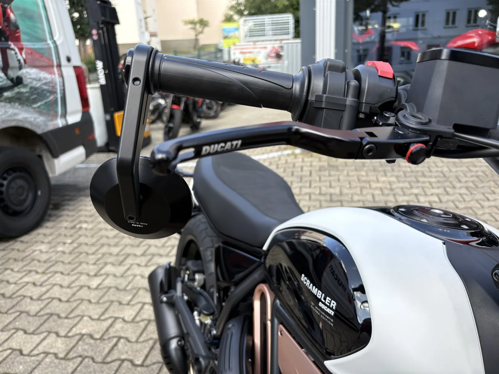 Ducati Scrambler 10° Anniversario Rizoma Edition Sofort verfügbar!