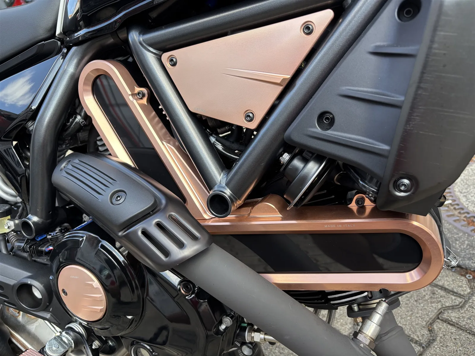 Ducati Scrambler 10° Anniversario Rizoma Edition Sofort verfügbar!