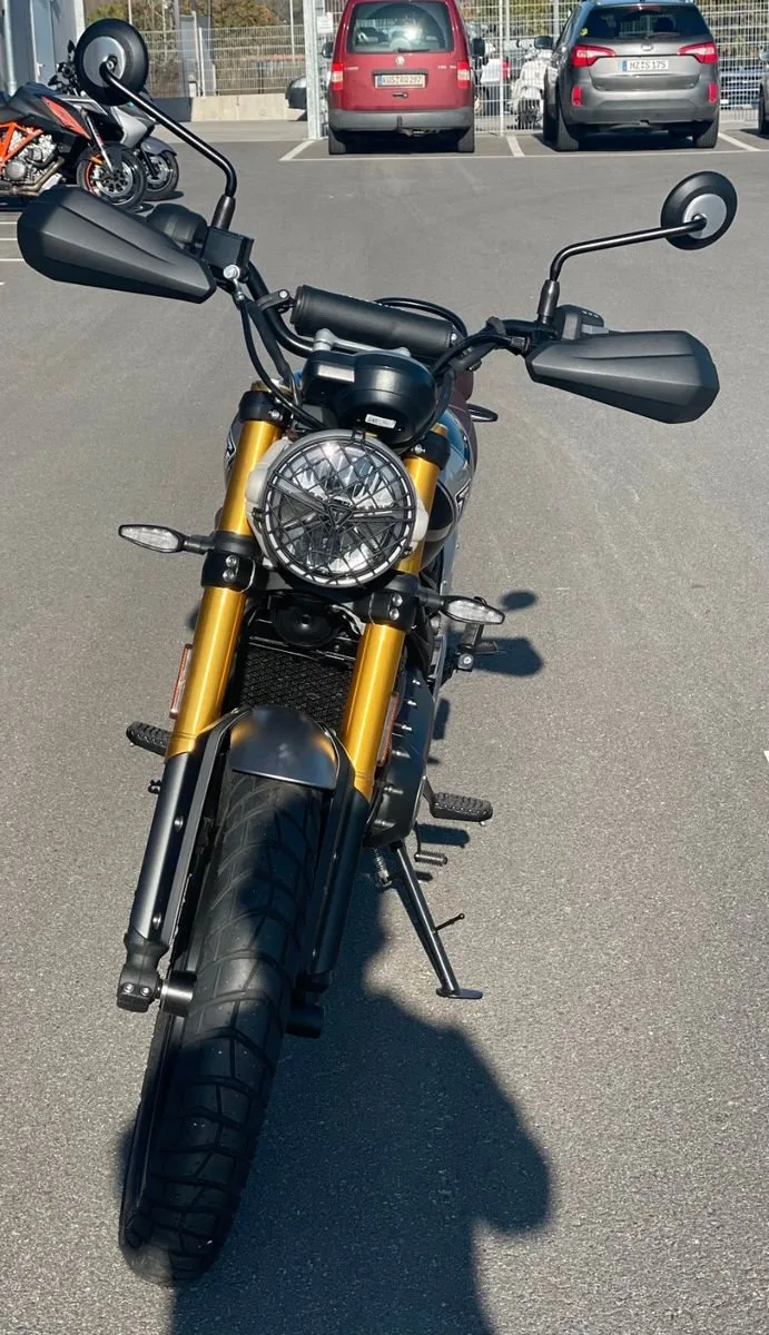 Triumph Scrambler 400 X
