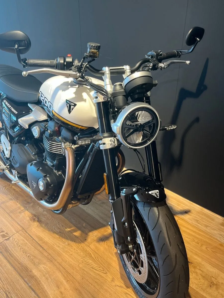 Triumph Speed Twin 1200
